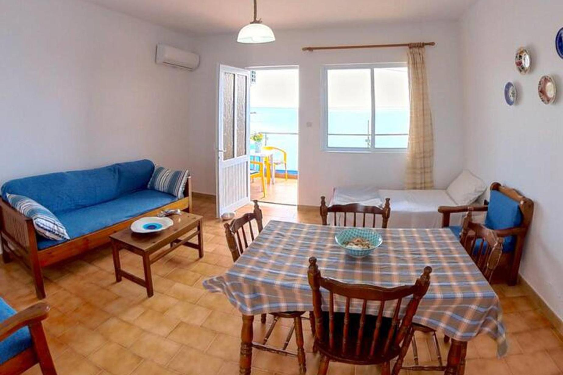 Blue House - Sleeps 4 & Balcony Lejlighed *
